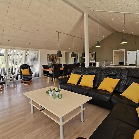 Panoramic Views And Luxurious Comfort On Ls Island And Sleeps Up To 16 Persons * Laeso