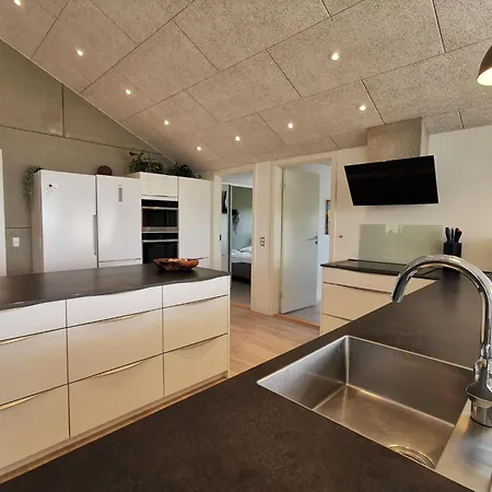 Panoramic Views And Luxurious Comfort On Ls Island And Sleeps Up To 16 Persons Laeso