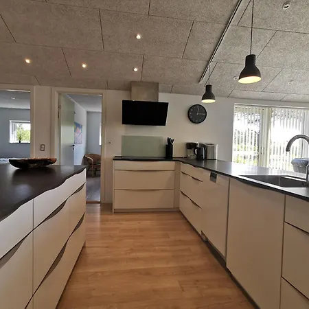 Panoramic Views And Luxurious Comfort On Ls Island And Sleeps Up To 16 Persons Dom wakacyjny *
