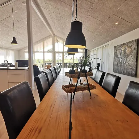 Panoramic Views And Luxurious Comfort On Ls Island And Sleeps Up To 16 Persons