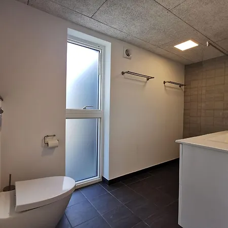 Panoramic Views And Luxurious Comfort On Ls Island And Sleeps Up To 16 Persons *